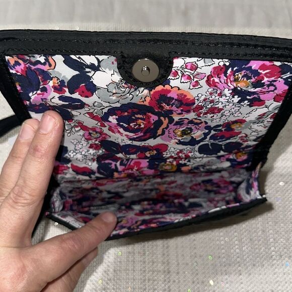 Vera Bradley RFID 3 in 1 Black Ultralight Quilted Water Repellent Crossbody Bag - Picture 16 of 17